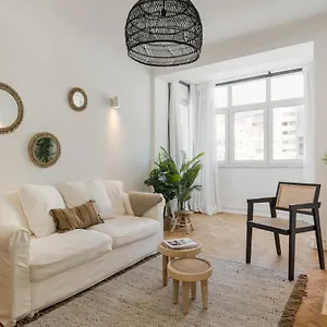 Casa Boma - Shining & Spacious With Balcony - Alvalade I Apartment