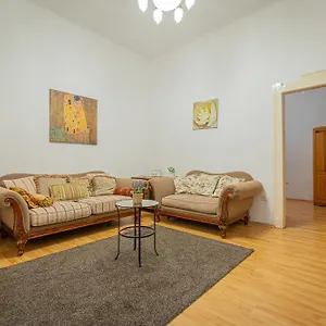 Jackquaters Silver Apartment Budapest