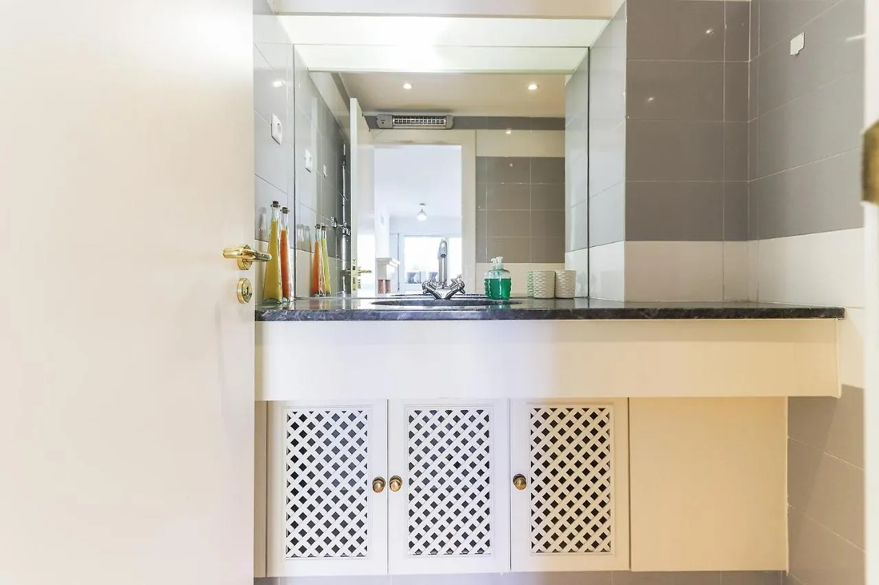 Lisbon Flower 360º - Your Lovely Flat With Pool And Parking