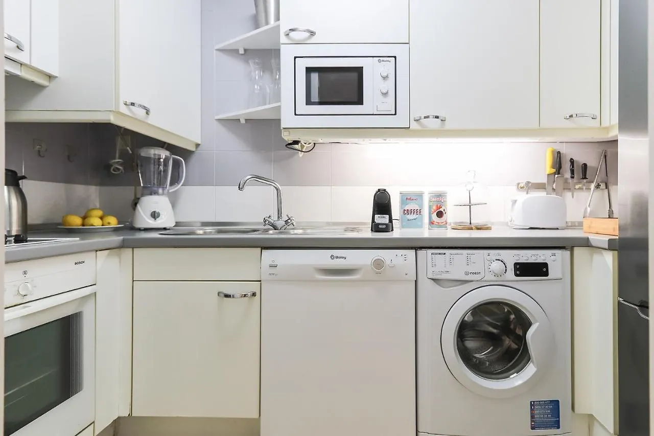 Lisbon Flower 360º - Your Lovely Flat With Pool And Parking 0*,