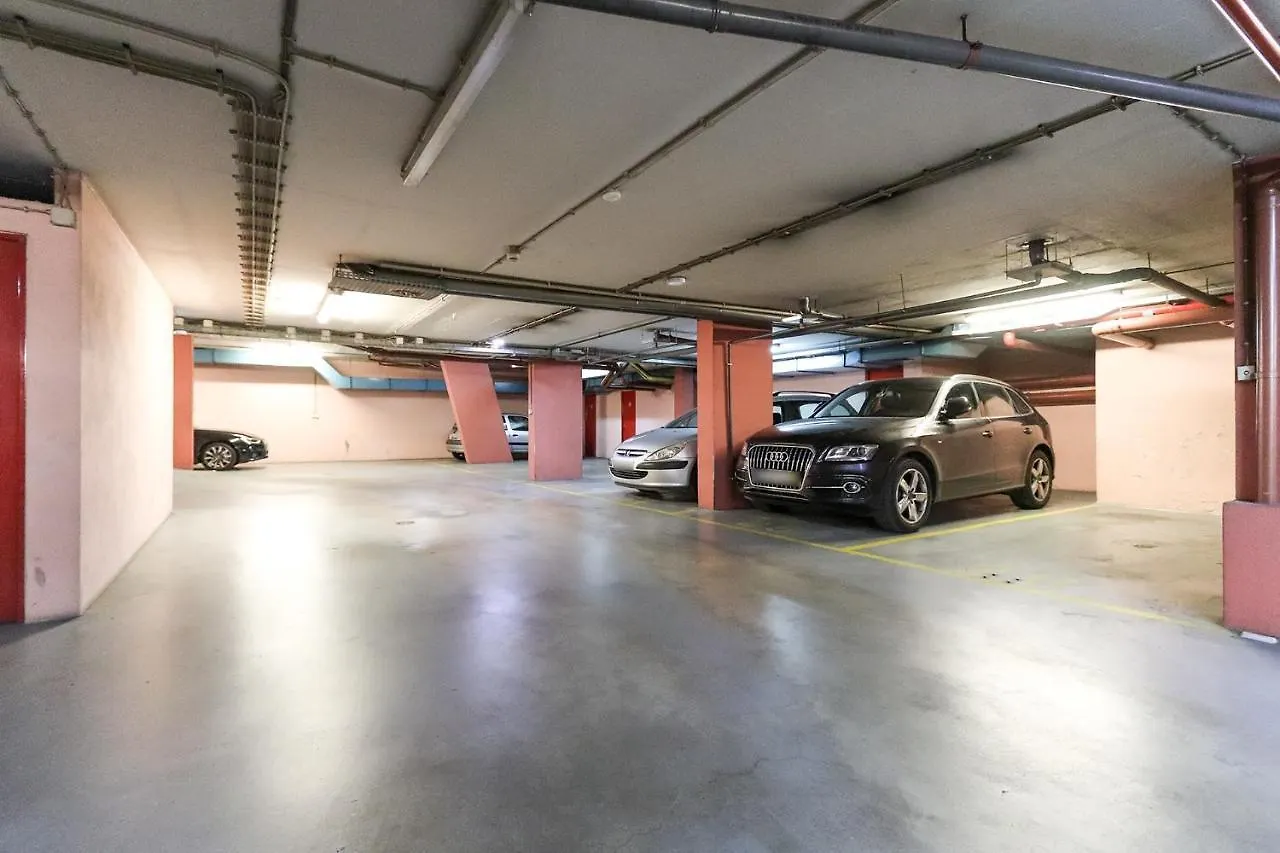 Lisbon Flower 360º - Your Lovely Flat With Pool And Parking 0*,  Portugal